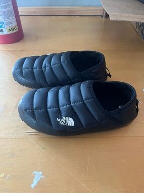 The North Face Thermoball Slippers Women Size 7